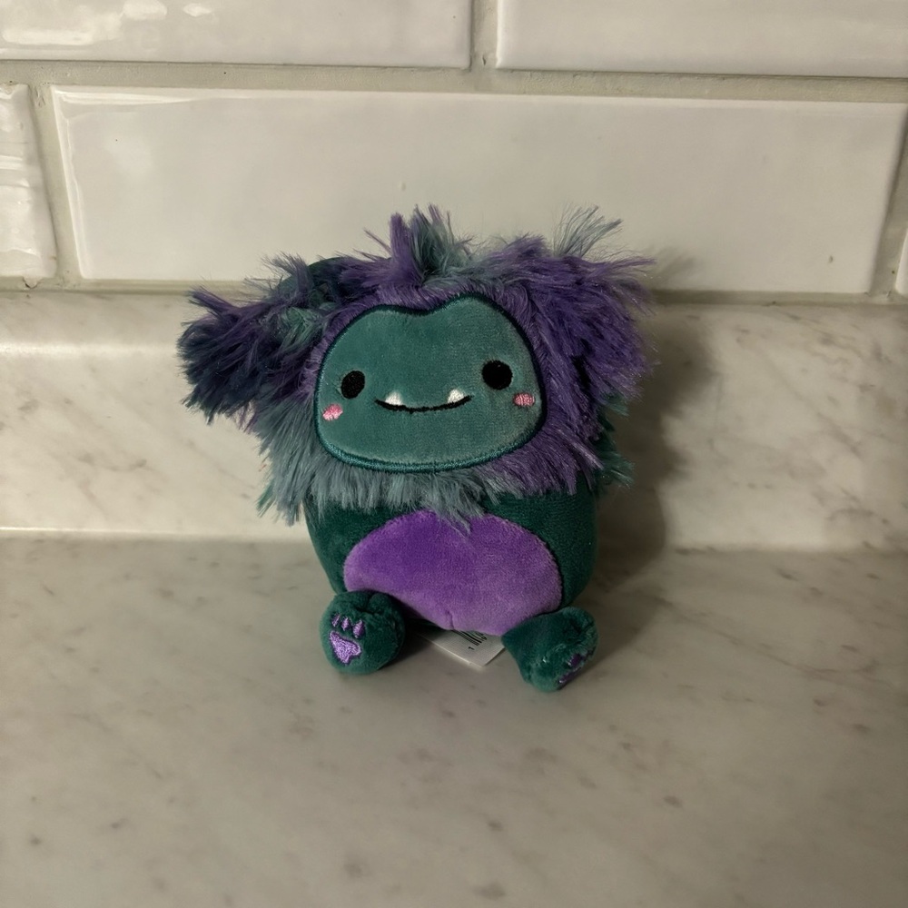 JT the Bigfoot Squishmallow Clip